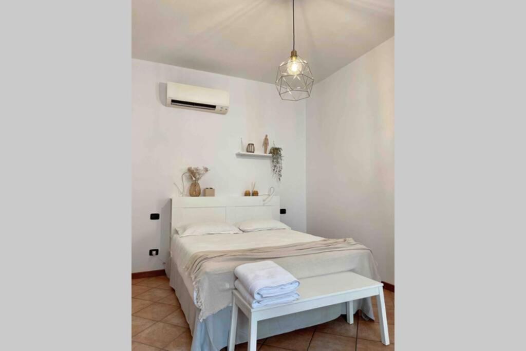 Unconventional Apartment: Centro Storico Con Bici Mantova Luaran gambar